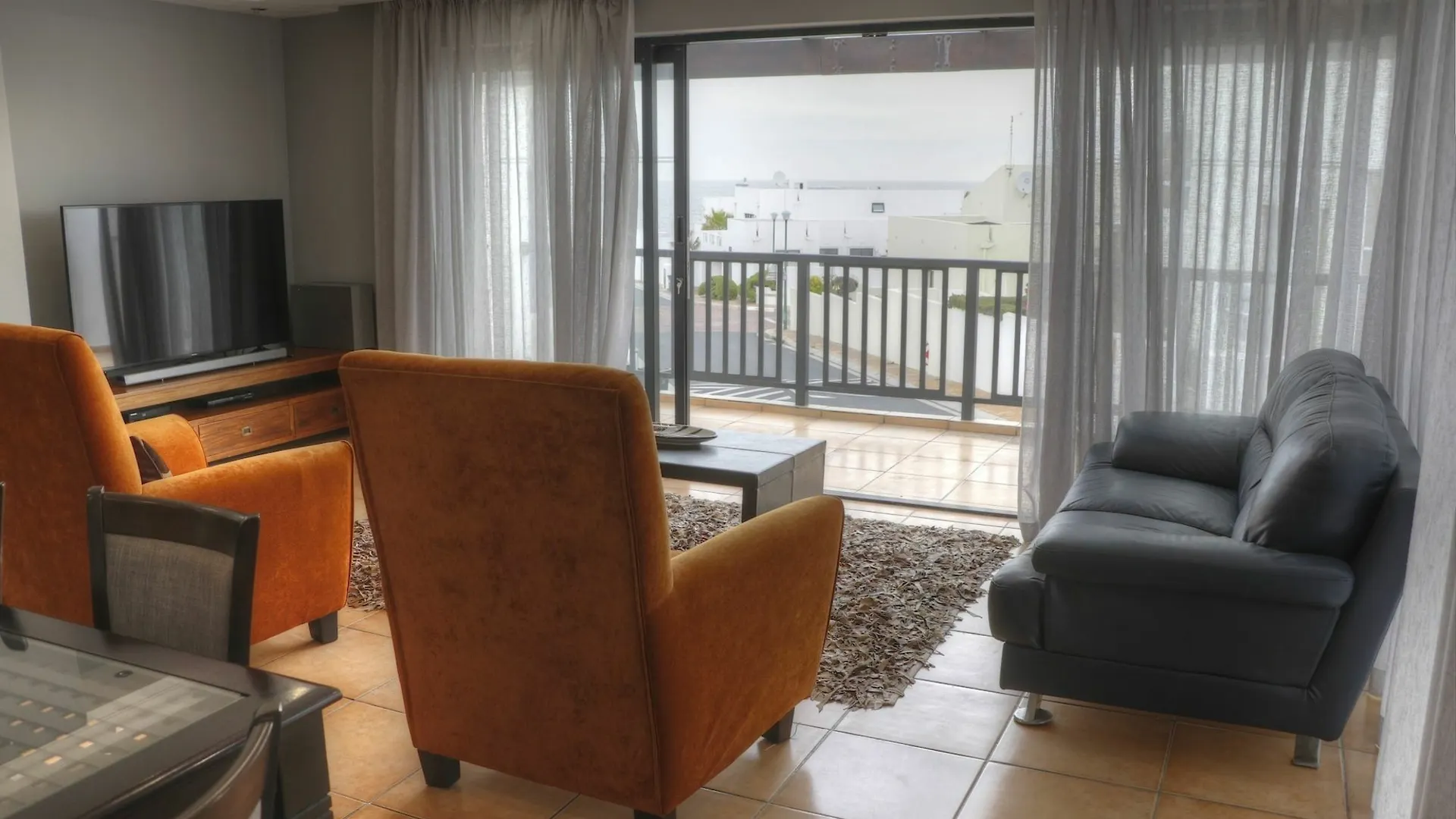 Cape Verde Drive Bloubergstrand Apartment